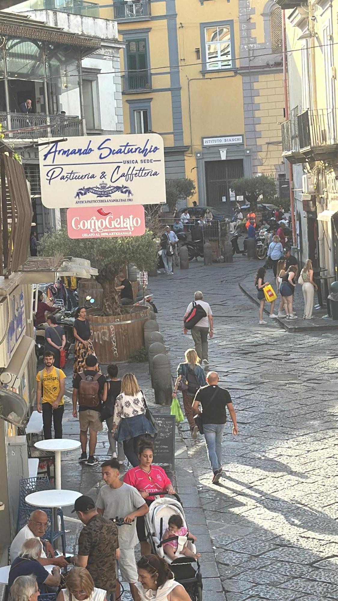 Appartamento L'Aurora House Napoli Esterno foto